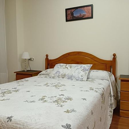 Apartamentos Chevere Rojo-Huca Oviedo Buitenkant foto