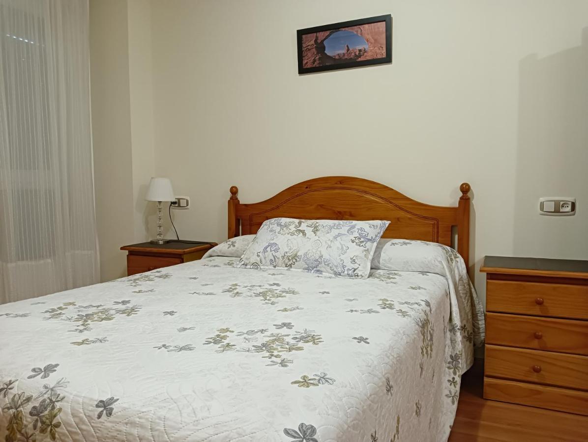 Apartamentos Chevere Rojo-Huca Oviedo Buitenkant foto