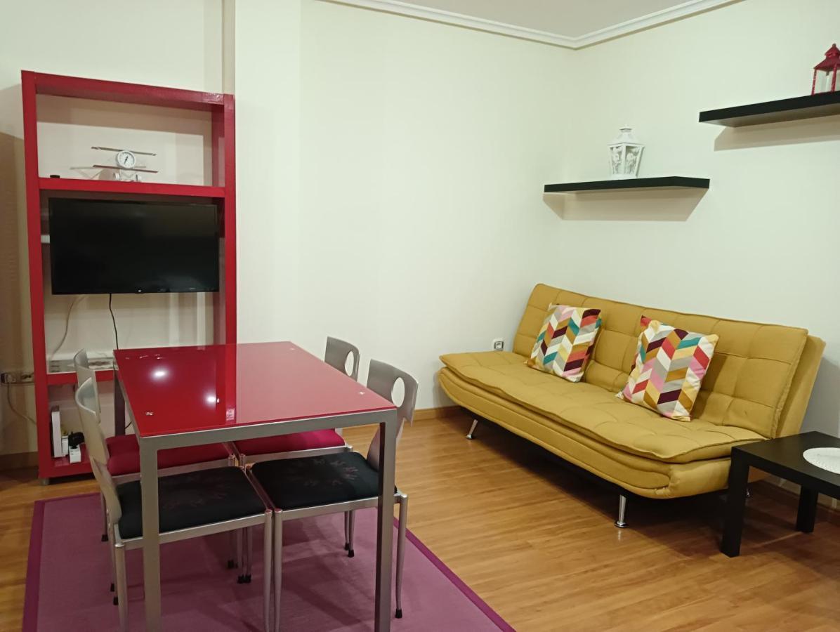 Apartamentos Chevere Rojo-Huca Oviedo Buitenkant foto